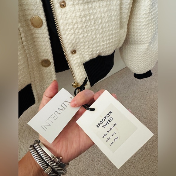 Elegant Ivory Puffer Tweed Jacket - Picture 9 of 11